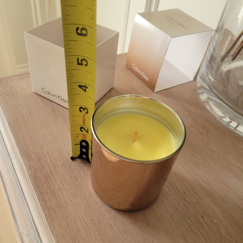 Calvin Klein Winter Fruit Scented Candle | Apple Mandarin Vanilla Luxe Decor - Picture 10 of 11